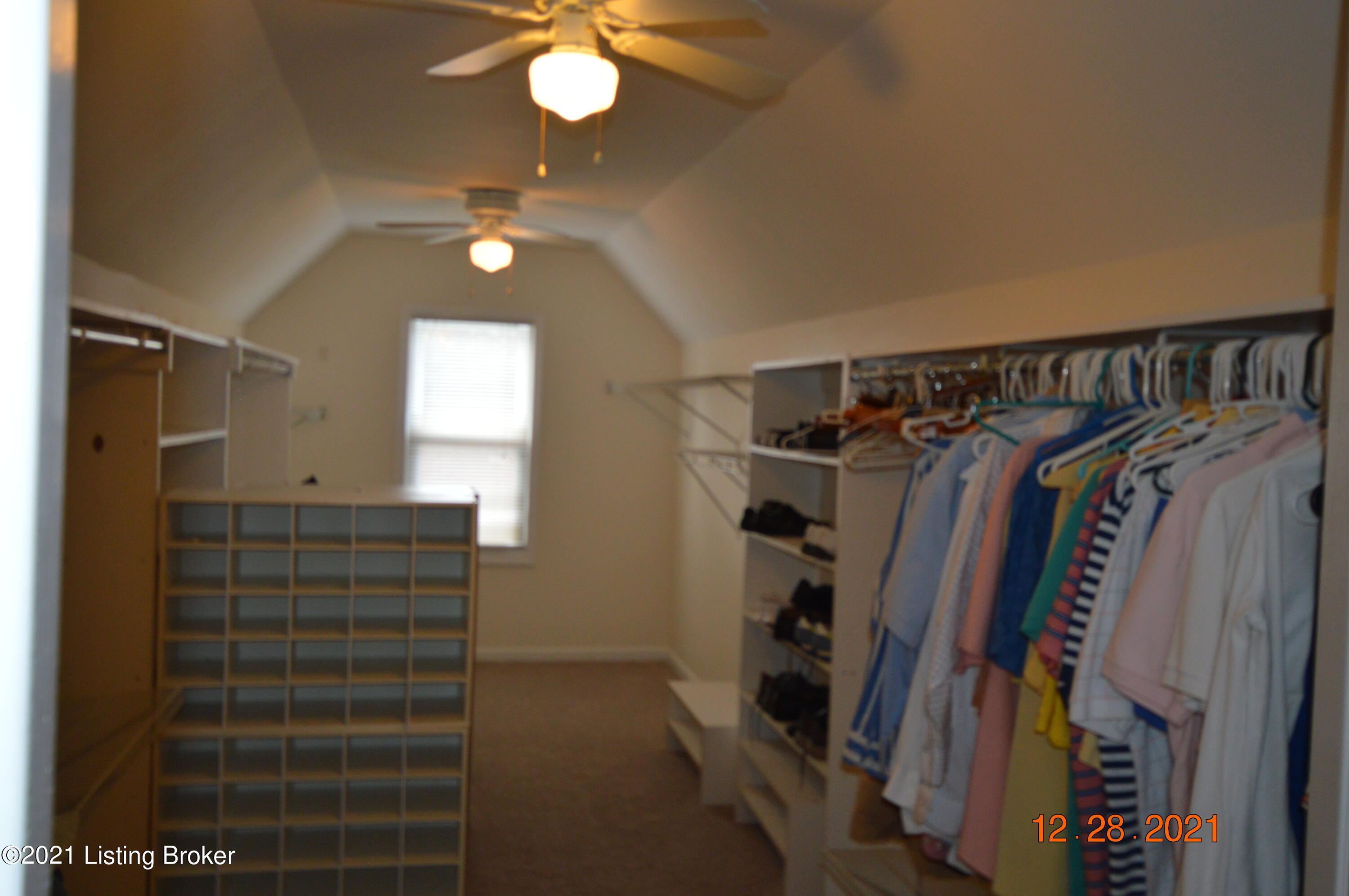3404 Trail Ridge Road Louisville, KY 40241 - Photo 9 of 29 PRIMARY WALK-IN CLOSET.