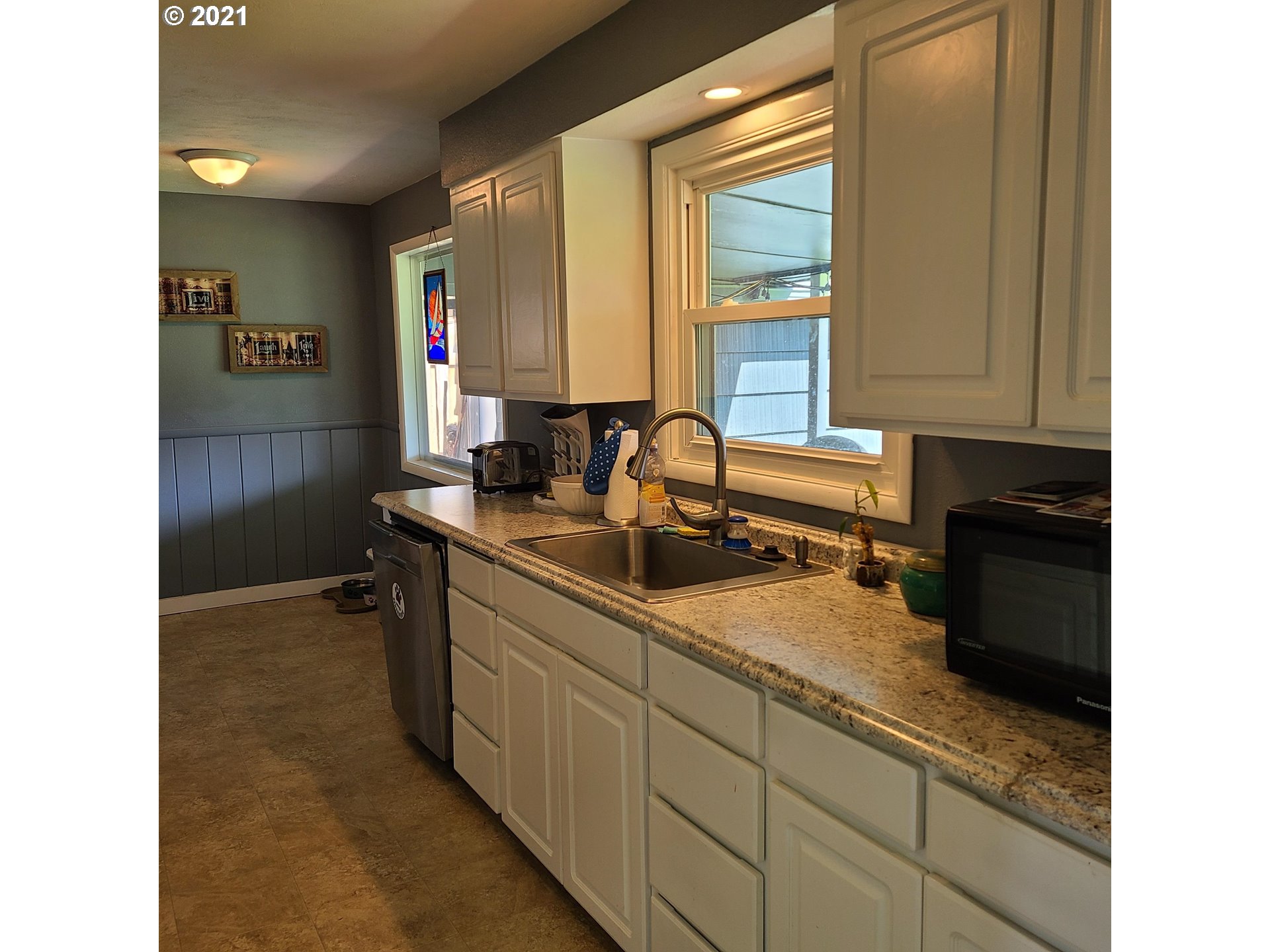 1980 Chemawa Road Northeast Keizer, OR 97303 - Photo 8 of 29 Gallery Image 8