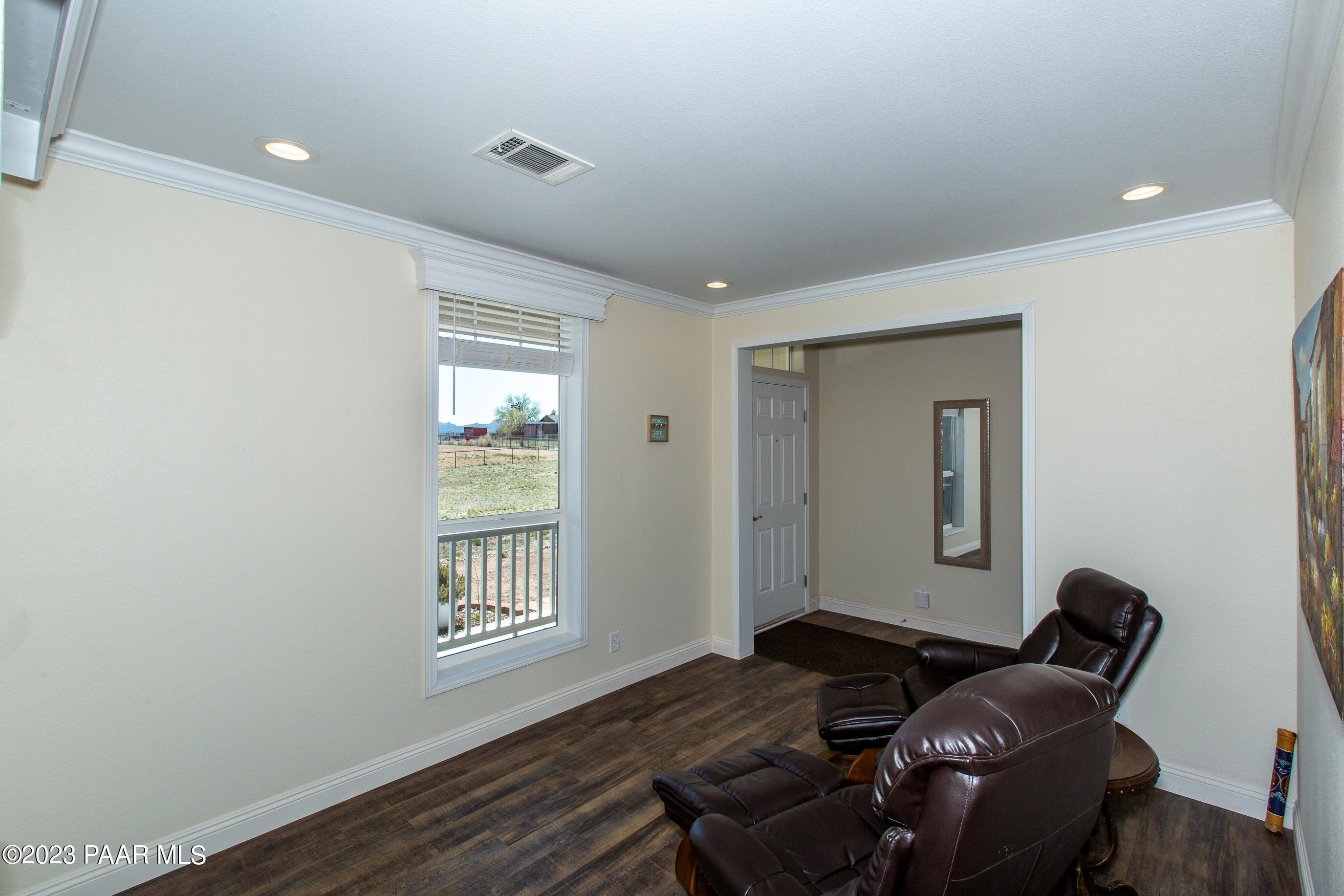 25862 Riesling Lane Paulden, AZ 86334 - Photo 8 of 23 Dining Room