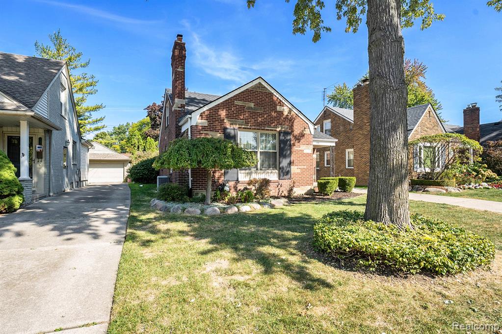 1946 Stanhope Street Grosse Pointe Woods, MI 48236 - Photo 25 of 31