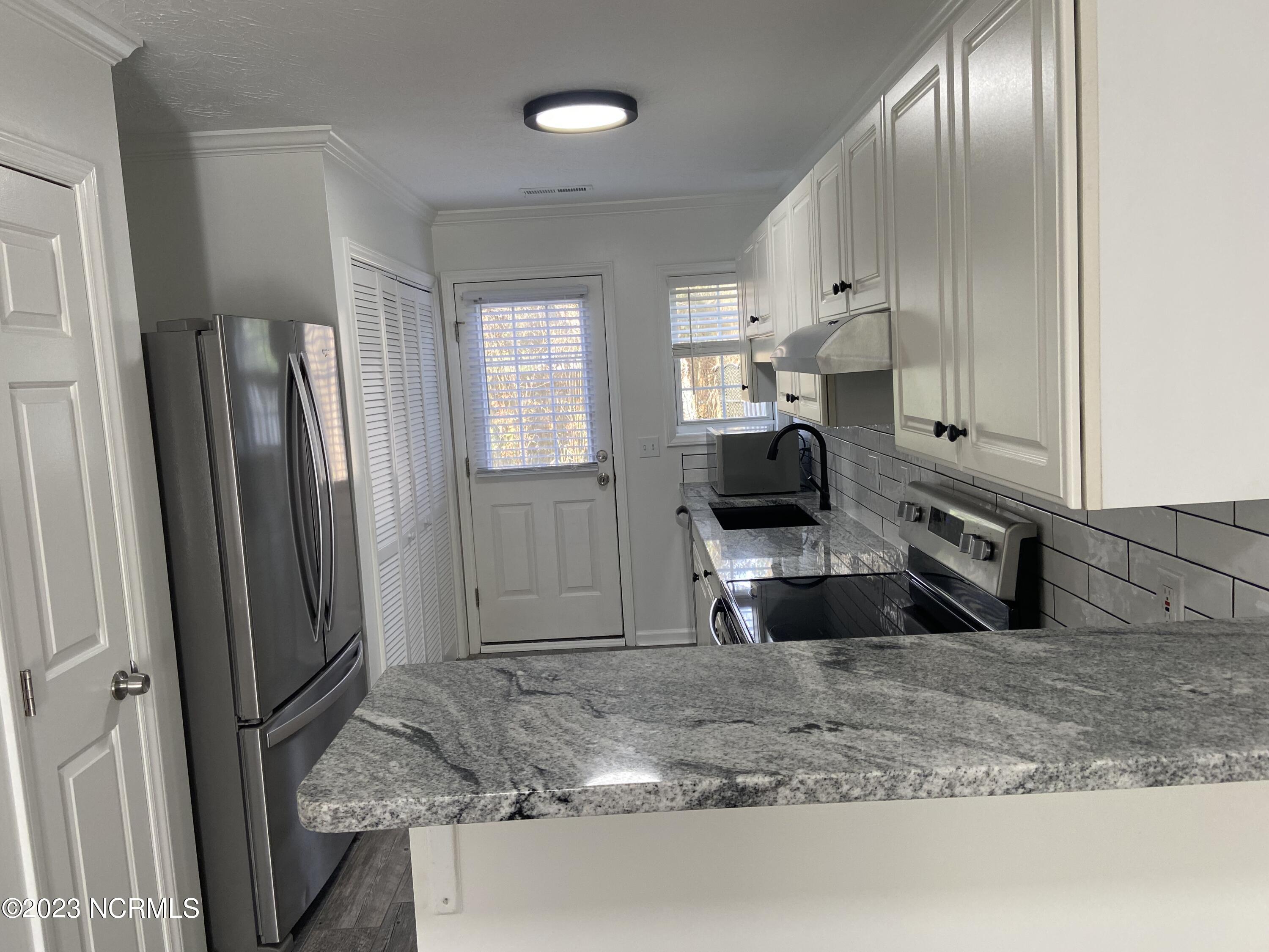 338 Emerald Cove Court Wilmington, NC 28409 - Photo 4 of 30 IMG_0971