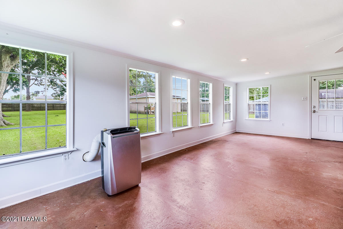 524 Almonaster Road Youngsville, LA 70592 - Photo 15 of 20 Gallery Image 15