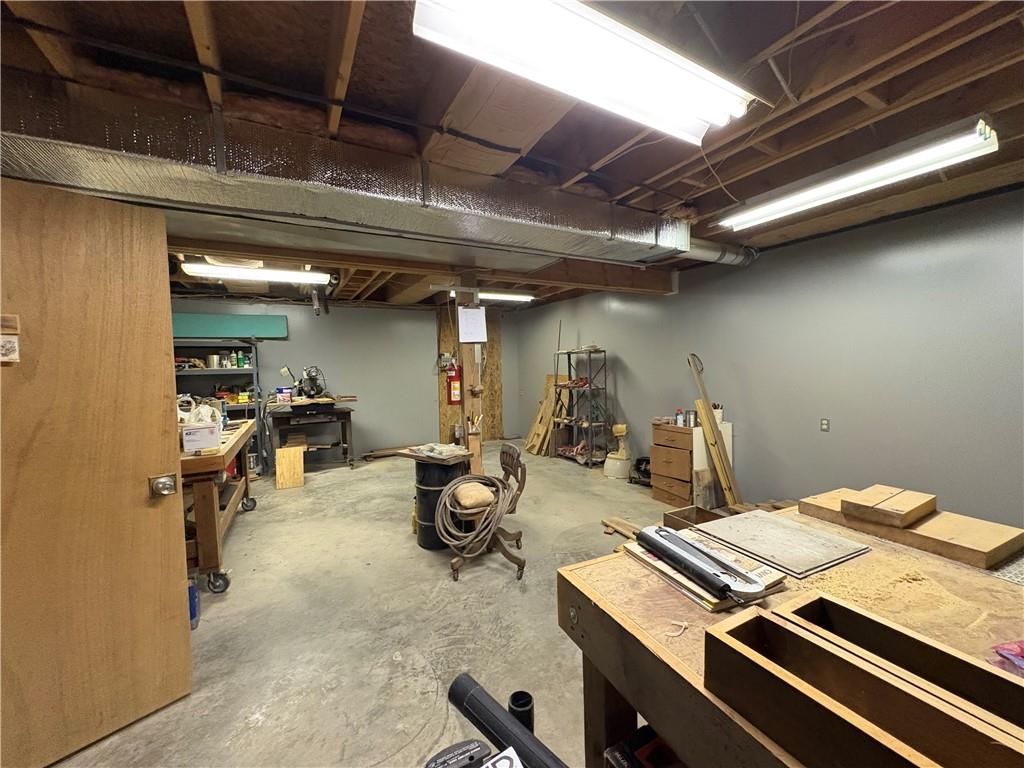 1530 Washington Road Apollo, PA 15613 - Photo 20 of 29 Woodshop area in basement
