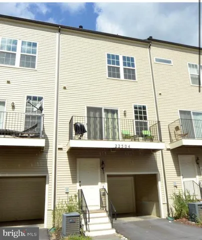$420,000 | 22504 Phillips Street, Unit 503, Clarksburg, MD 20871