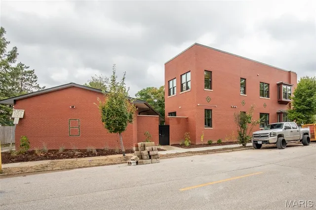 $425,000 | 6000 Washington Avenue, Unit 102, St. Louis, MO 63108