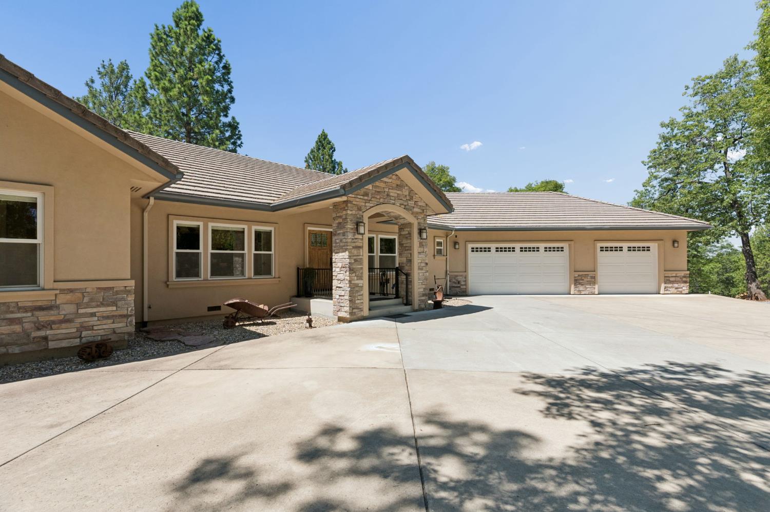 7670 Sly Park Road Placerville, CA 95667 - Photo 3 of 77