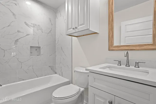 $619,900 | 124 Court Street, Unit 206, Bay St. Louis, MS 39520