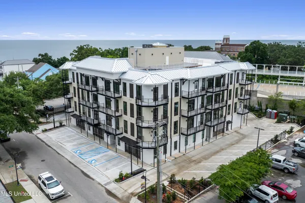$569,900 | 124 Court Street, Unit 206, Bay St. Louis, MS 39520