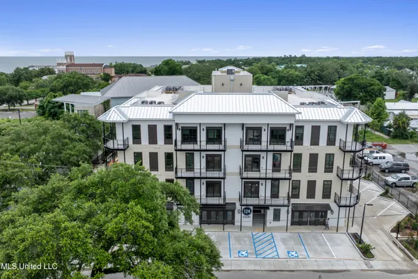 $569,900 | 124 Court Street, Unit 206, Bay St. Louis, MS 39520