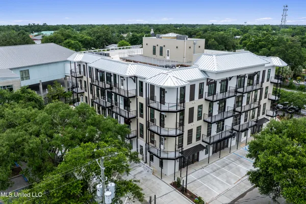 $569,900 | 124 Court Street, Unit 206, Bay St. Louis, MS 39520