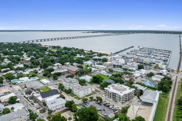 $569,900 | 124 Court Street, Unit 206, Bay St. Louis, MS 39520