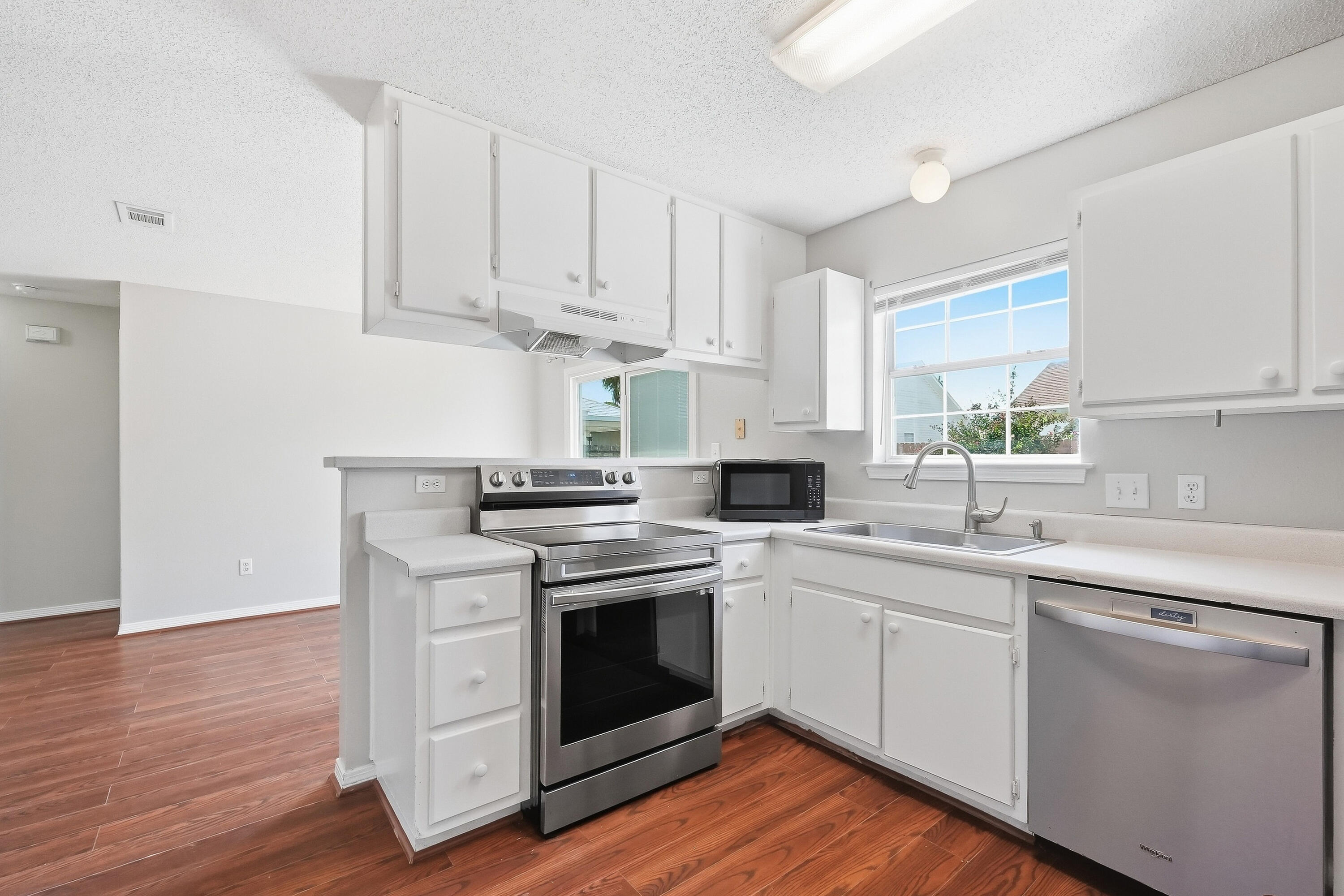 83 Stowe Road Mary Esther, FL 32569 - Photo 20 of 37 Kitchen