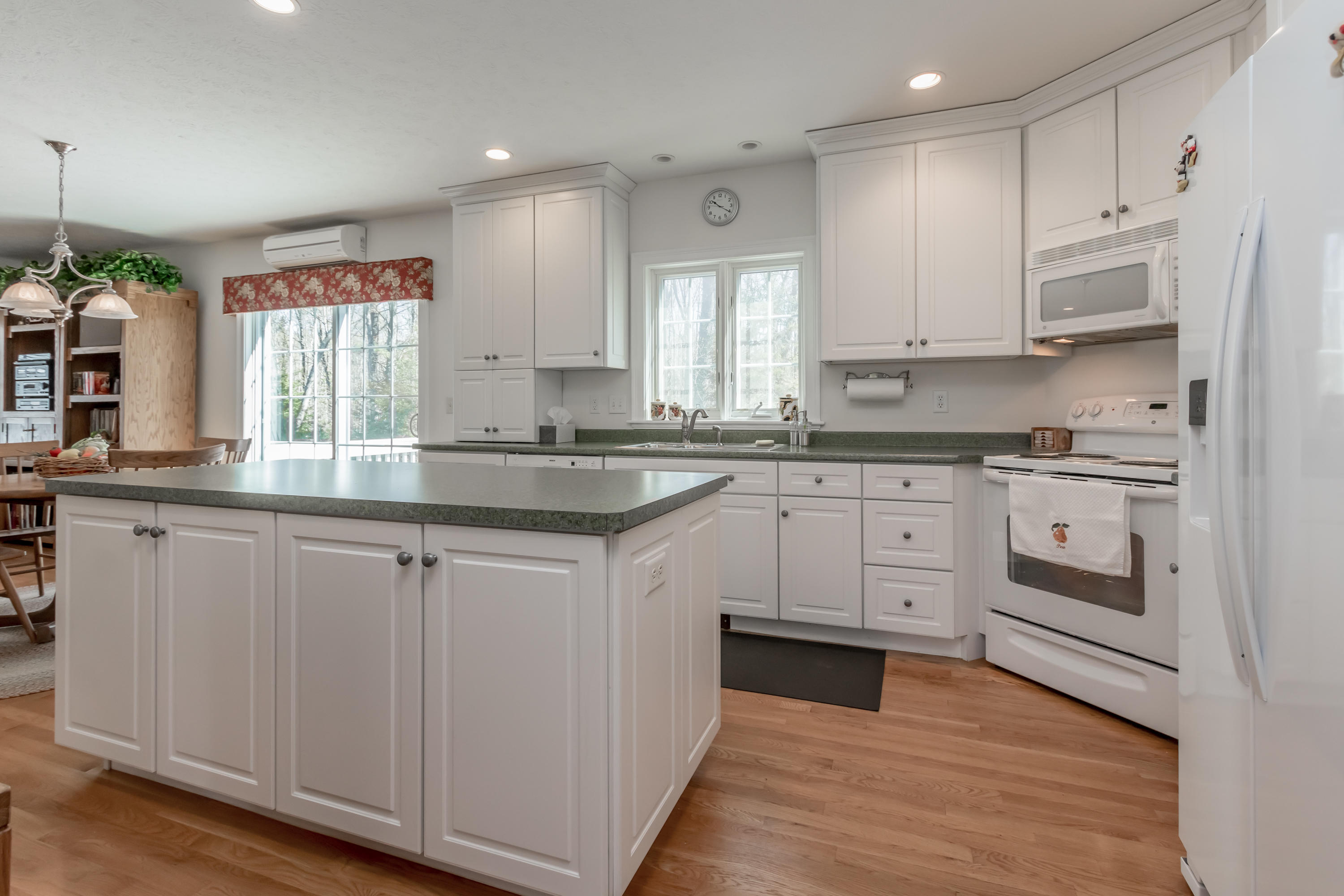 25 Woodspell Road Scarborough, ME 04074 - Photo 8 of 98 20210507tr-51028