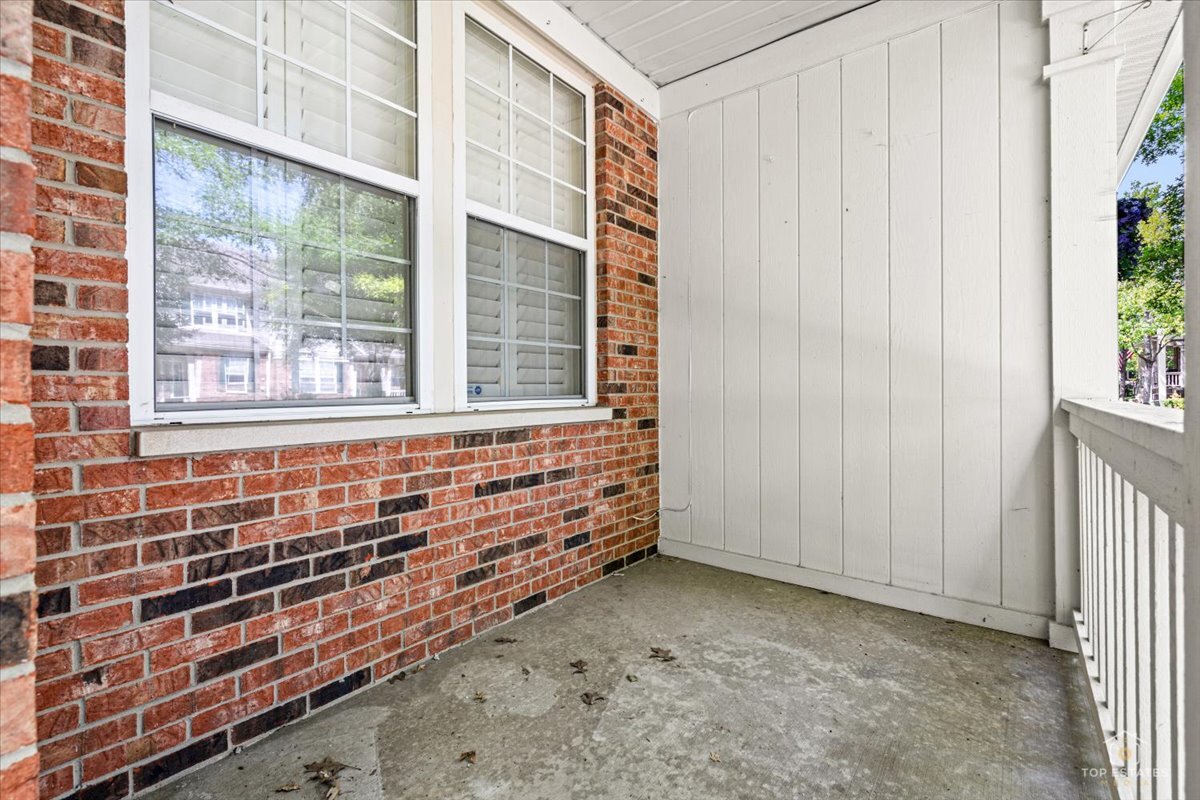 642 West Moreland Avenue Addison, IL 60101 - Photo 3 of 33
