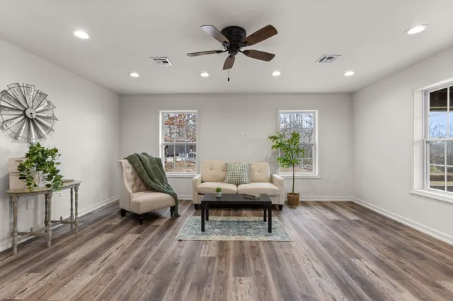 $373,900 | 6645 Parish Drive, Nunnelly, TN 37137