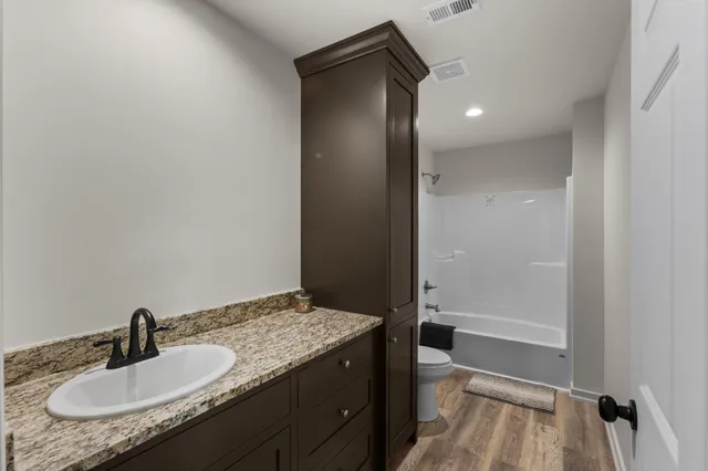 $373,900 | 6645 Parish Drive, Nunnelly, TN 37137