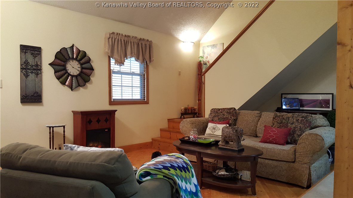 545 Lick Branch Road Charleston, WV 25312 - Photo 4 of 25 Gallery Image 4