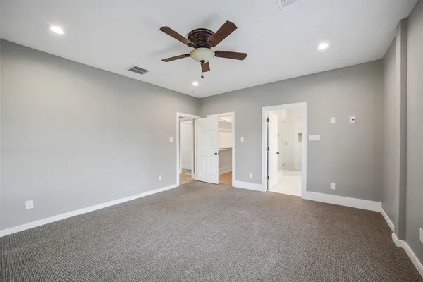 $2,000 | 1025 Arizona Drive, Cleveland, TX 77327