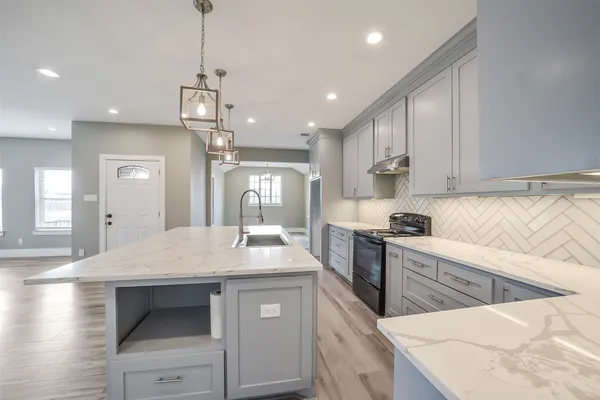 $2,000 | 1025 Arizona Drive, Cleveland, TX 77327
