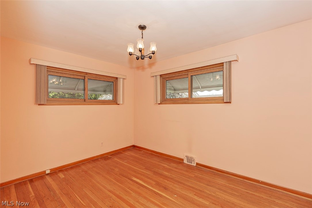 1756 Bellingham Road Cleveland, OH 44124 - Photo 11 of 35