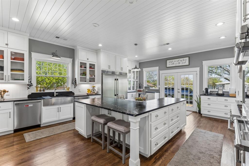 110 South Walnut Street Roanoke, TX 76262 - Photo 11 of 40