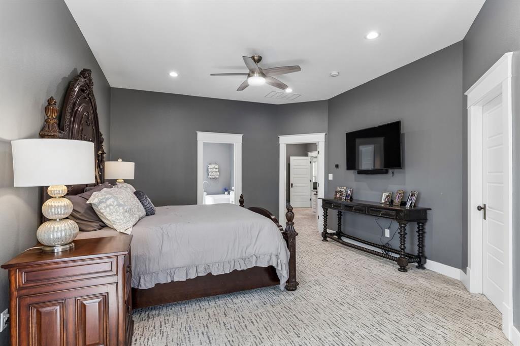 110 South Walnut Street Roanoke, TX 76262 - Photo 17 of 40