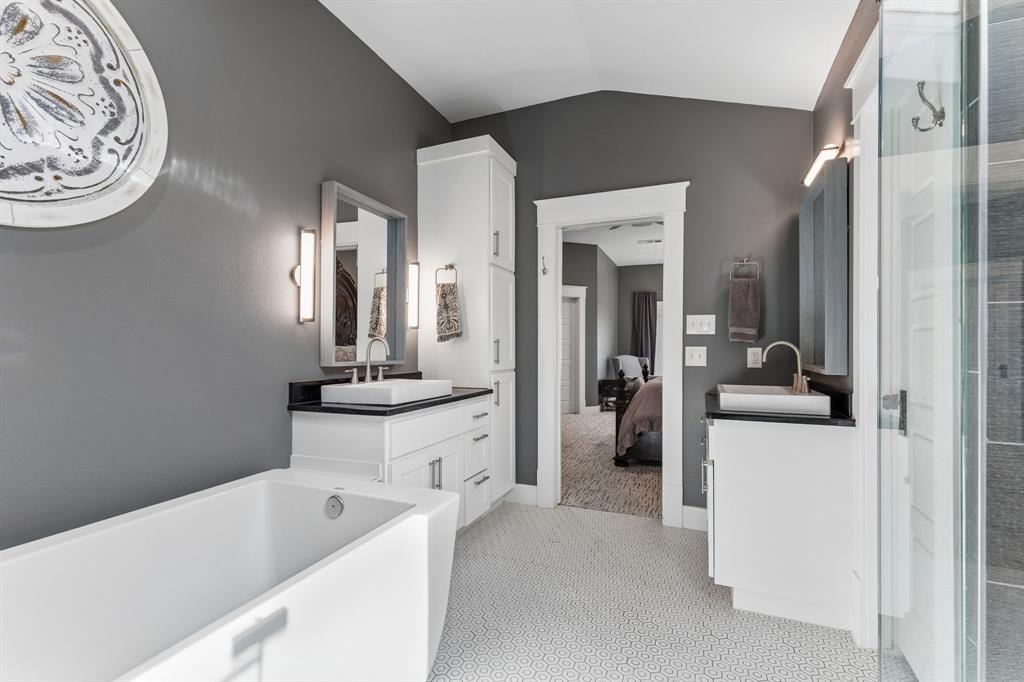 110 South Walnut Street Roanoke, TX 76262 - Photo 20 of 40