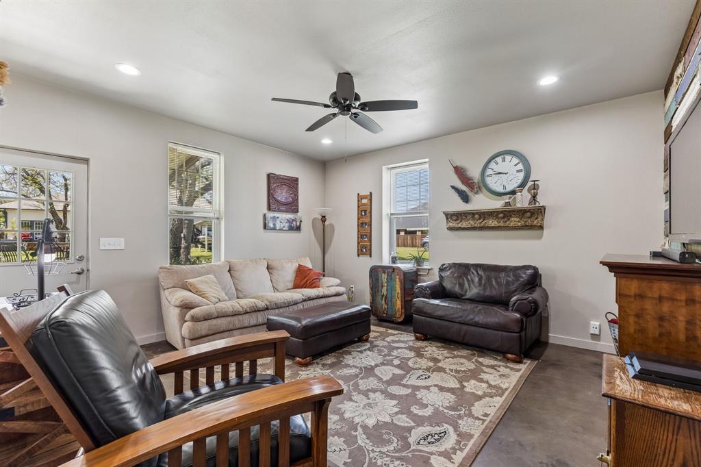 110 South Walnut Street Roanoke, TX 76262 - Photo 33 of 40