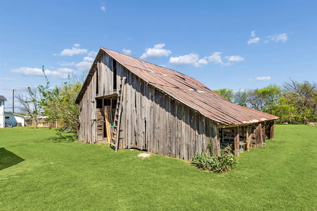 110 South Walnut Street Roanoke, TX 76262 - Photo 37 of 40