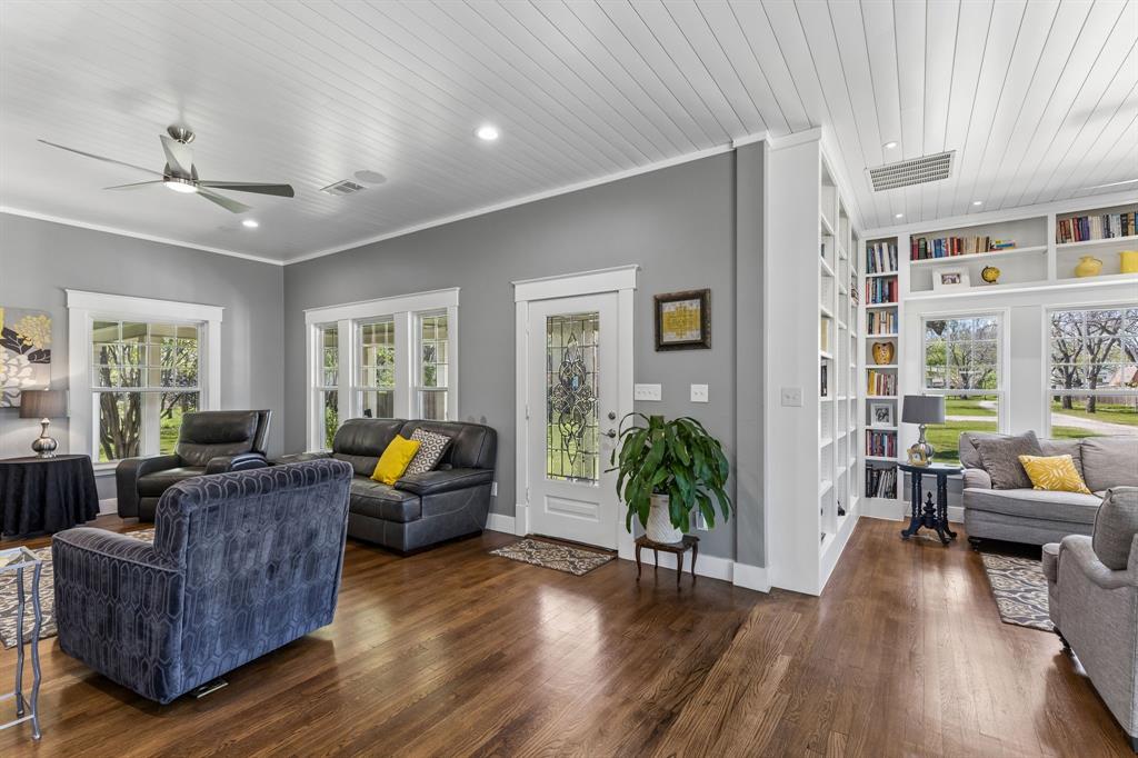 110 South Walnut Street Roanoke, TX 76262 - Photo 4 of 40