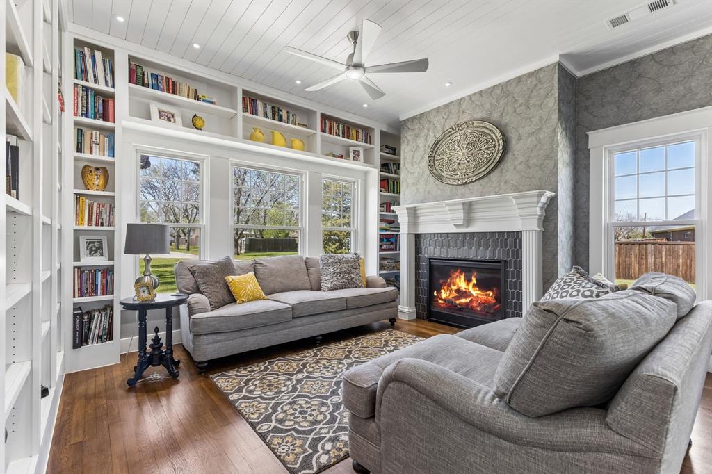 110 South Walnut Street Roanoke, TX 76262 - Photo 7 of 40