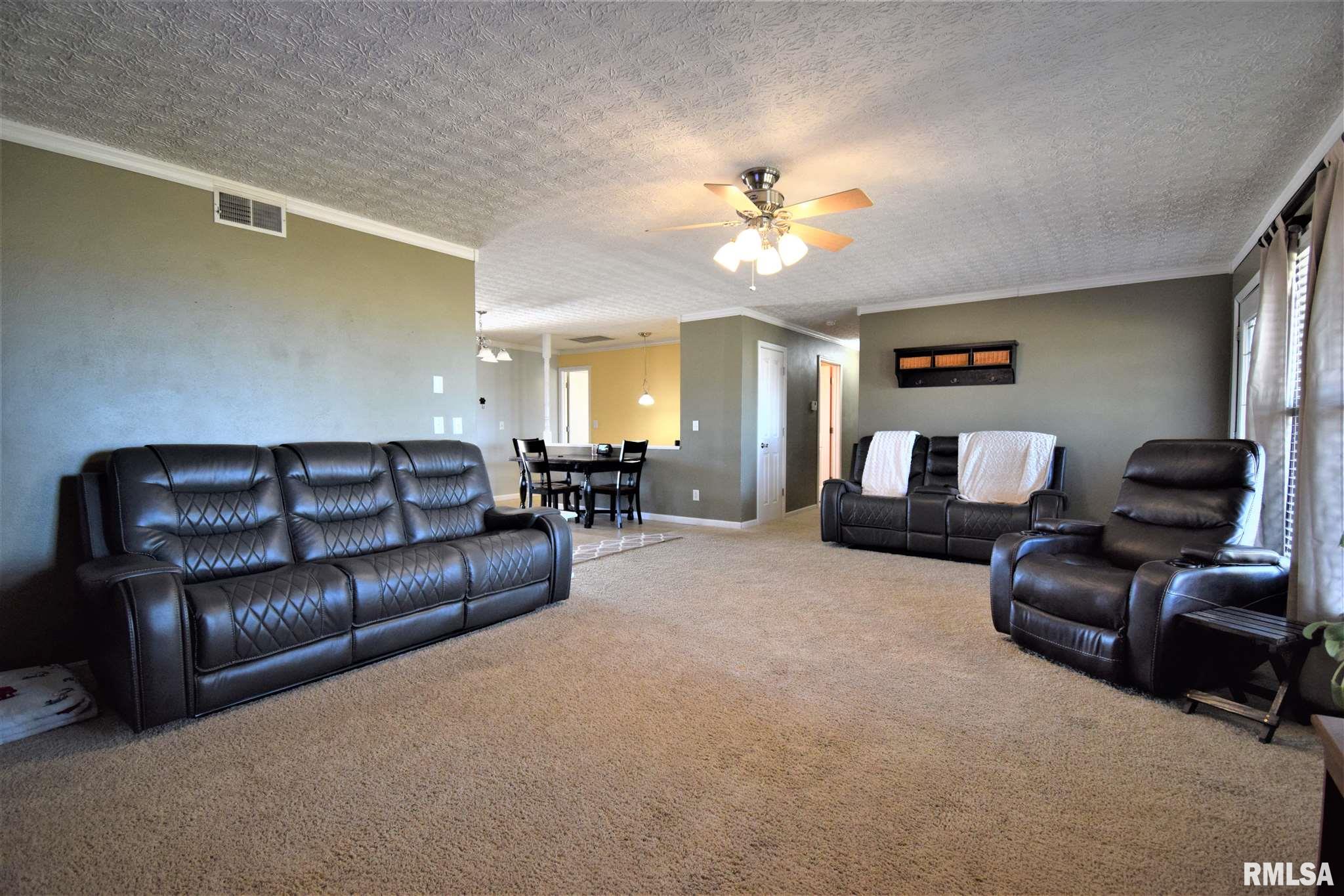 10383 East Bakerville Road Mount Vernon, IL 62864 - Photo 13 of 39 Gallery Image 13