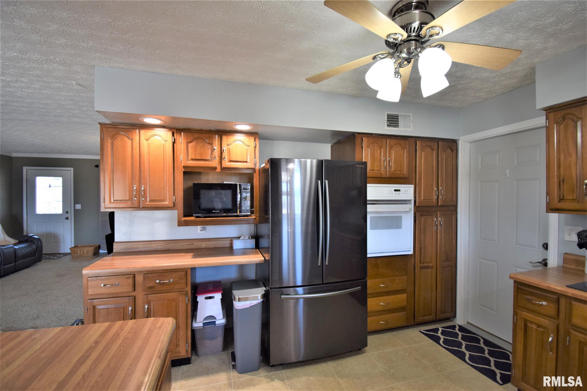 10383 East Bakerville Road Mount Vernon, IL 62864 - Photo 20 of 39 Gallery Image 20