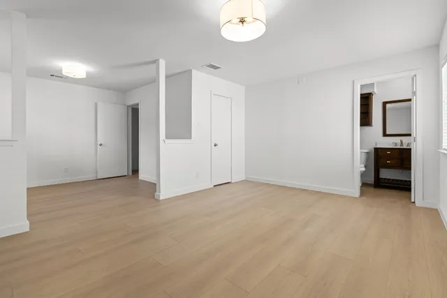 a view of empty room with window