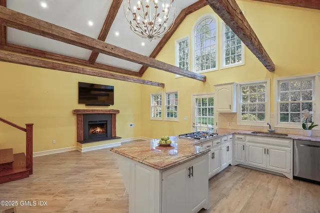 $5,495,000 | 583 Lake Avenue, Greenwich, CT 06830