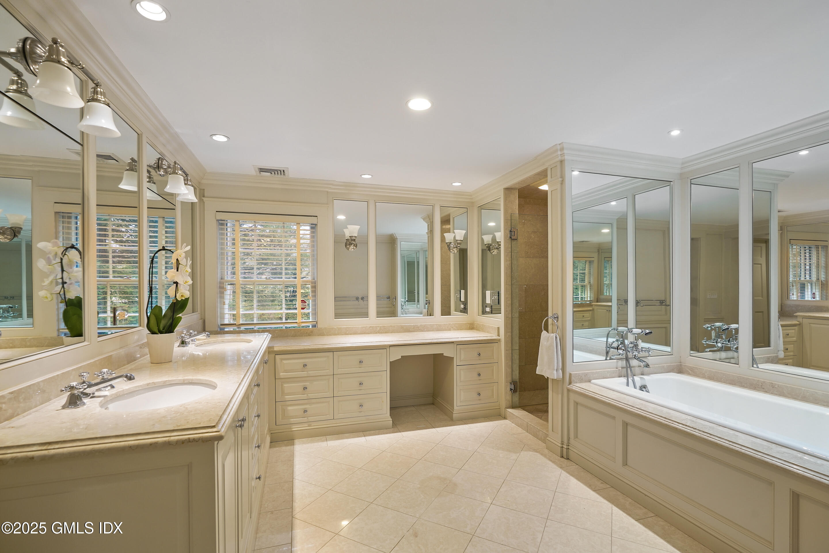 583 Lake Avenue Greenwich, CT 06830 - Photo 22 of 42 Primary Bath