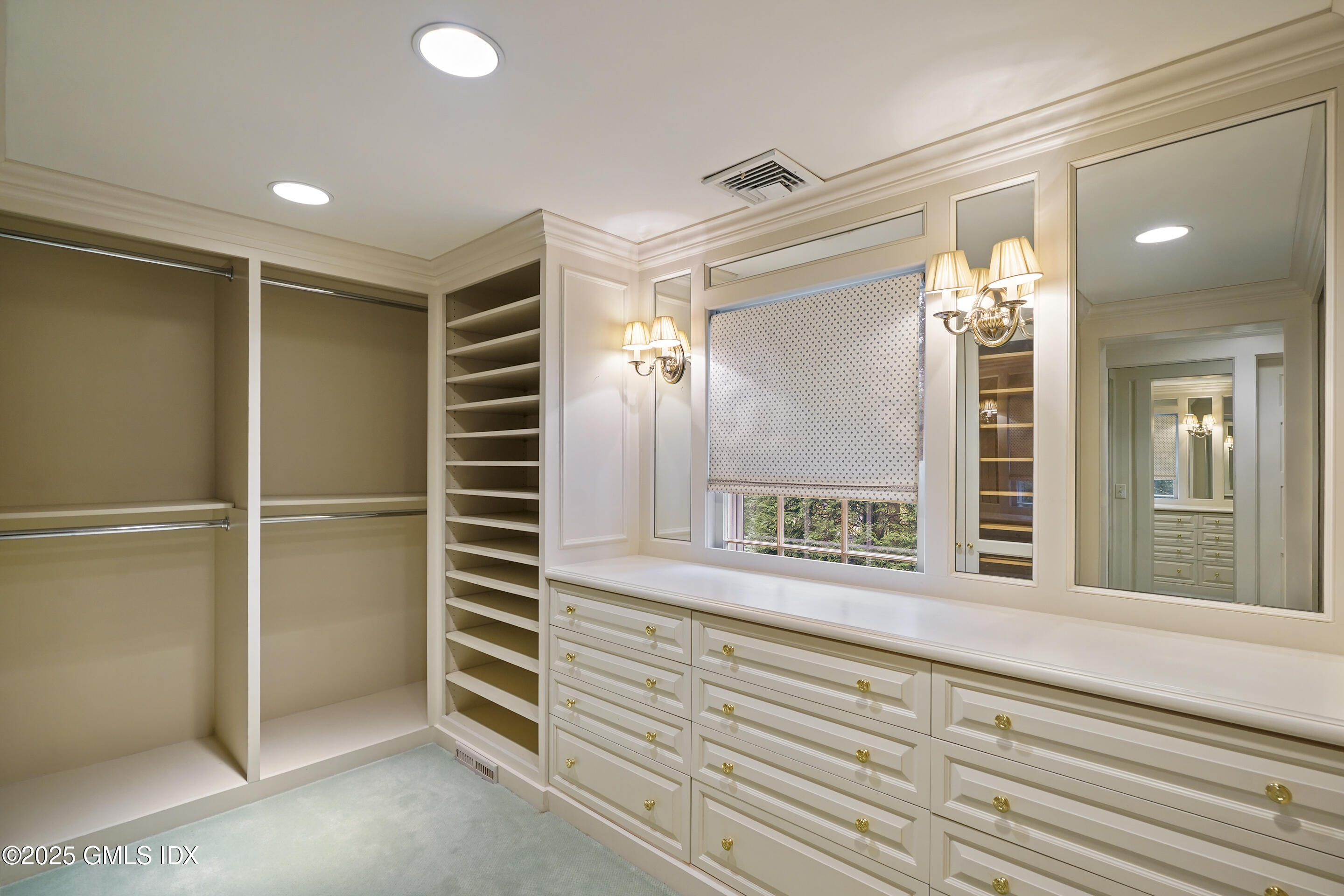 583 Lake Avenue Greenwich, CT 06830 - Photo 23 of 42 Primary Closet