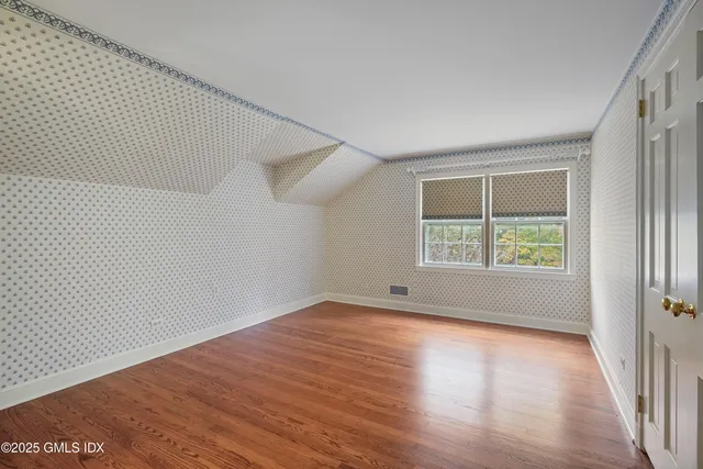 $5,495,000 | 583 Lake Avenue, Greenwich, CT 06830