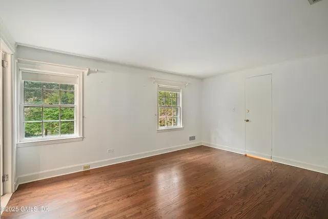 $5,495,000 | 583 Lake Avenue, Greenwich, CT 06830