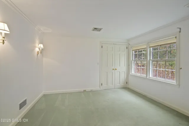 $5,495,000 | 583 Lake Avenue, Greenwich, CT 06830