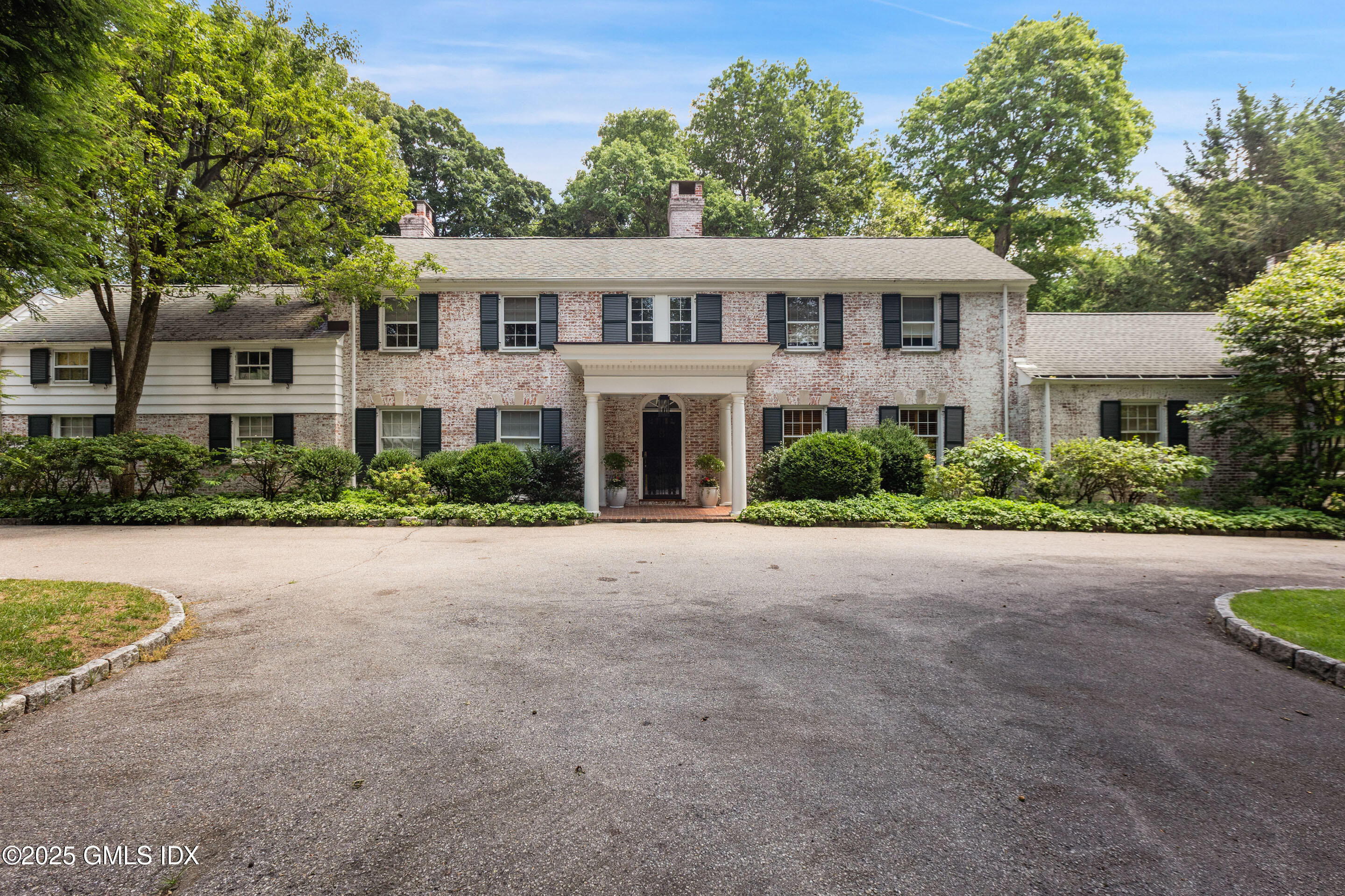 583 Lake Avenue Greenwich, CT 06830 - Photo 39 of 42 Parking Court