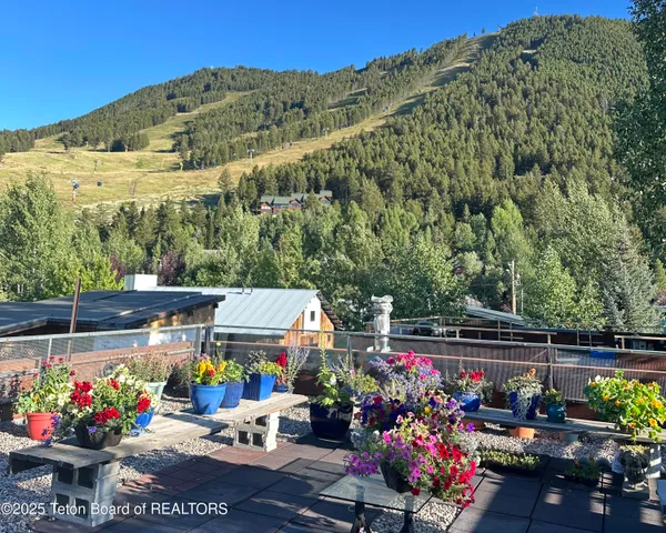 $2,295,000 | 630 South Millward Street, Jackson, WY 83001