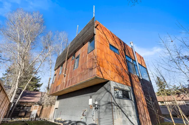 $2,195,000 | 630 South Millward Street, Jackson, WY 83001