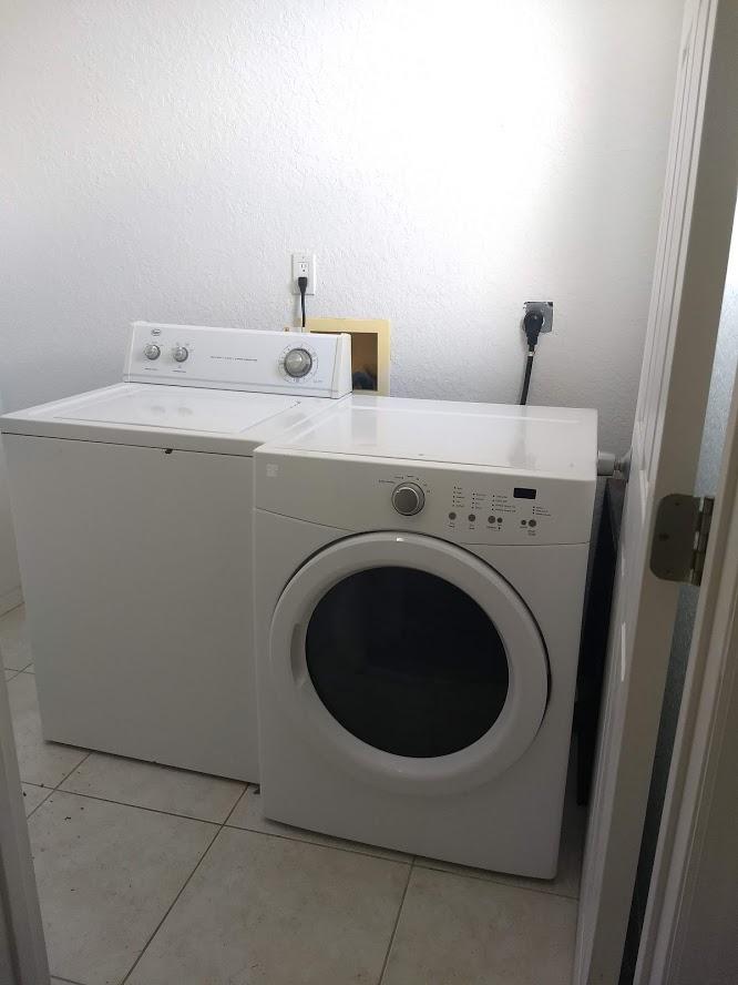 101 Coventry Street Boca Raton, FL 33487 - Photo 9 of 18 Coventry laundry room