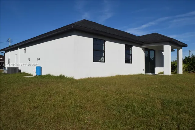 $345,000 | 25-th W 25th, Lehigh Acres, FL 33971