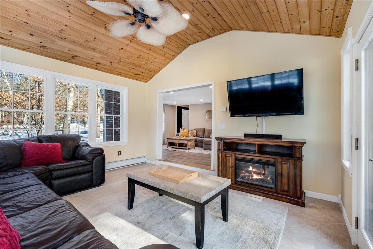 17 Autumn Street Windham, NH 03087 - Photo 15 of 42