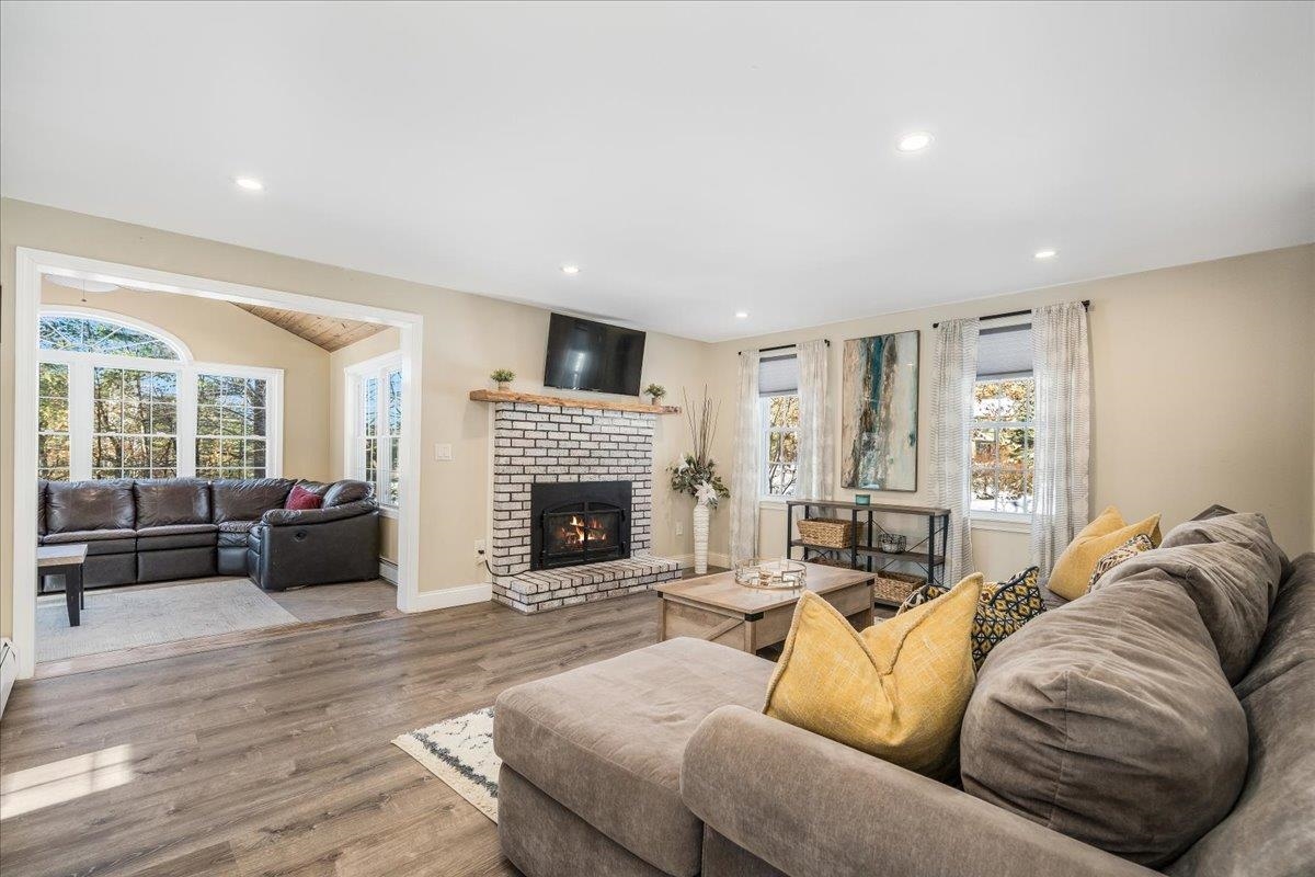 17 Autumn Street Windham, NH 03087 - Photo 2 of 42