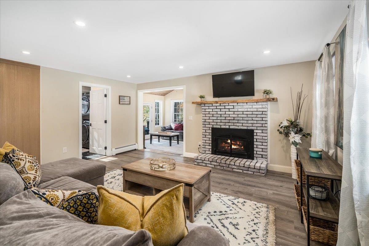 17 Autumn Street Windham, NH 03087 - Photo 3 of 42