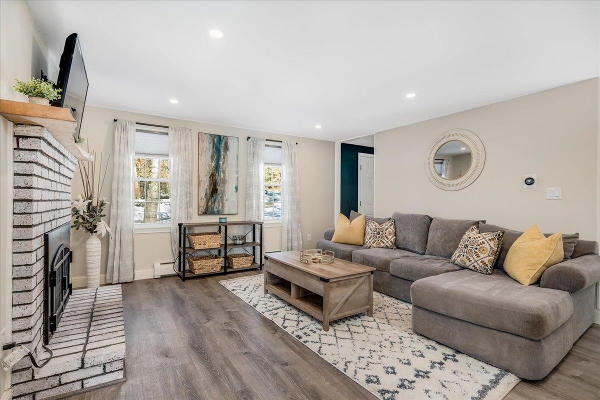 17 Autumn Street Windham, NH 03087 - Photo 4 of 42