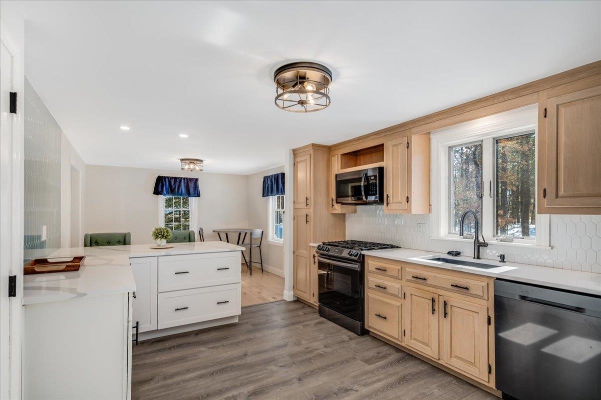 17 Autumn Street Windham, NH 03087 - Photo 6 of 42